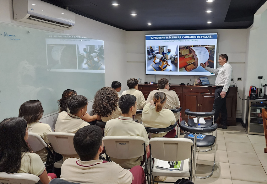 Estudiantes de colegio técnico en visita al Centro de Servicio para conocer nuestros servicios y proyectos | Technical high school students visiting the Service Center to learn about our services and projects.